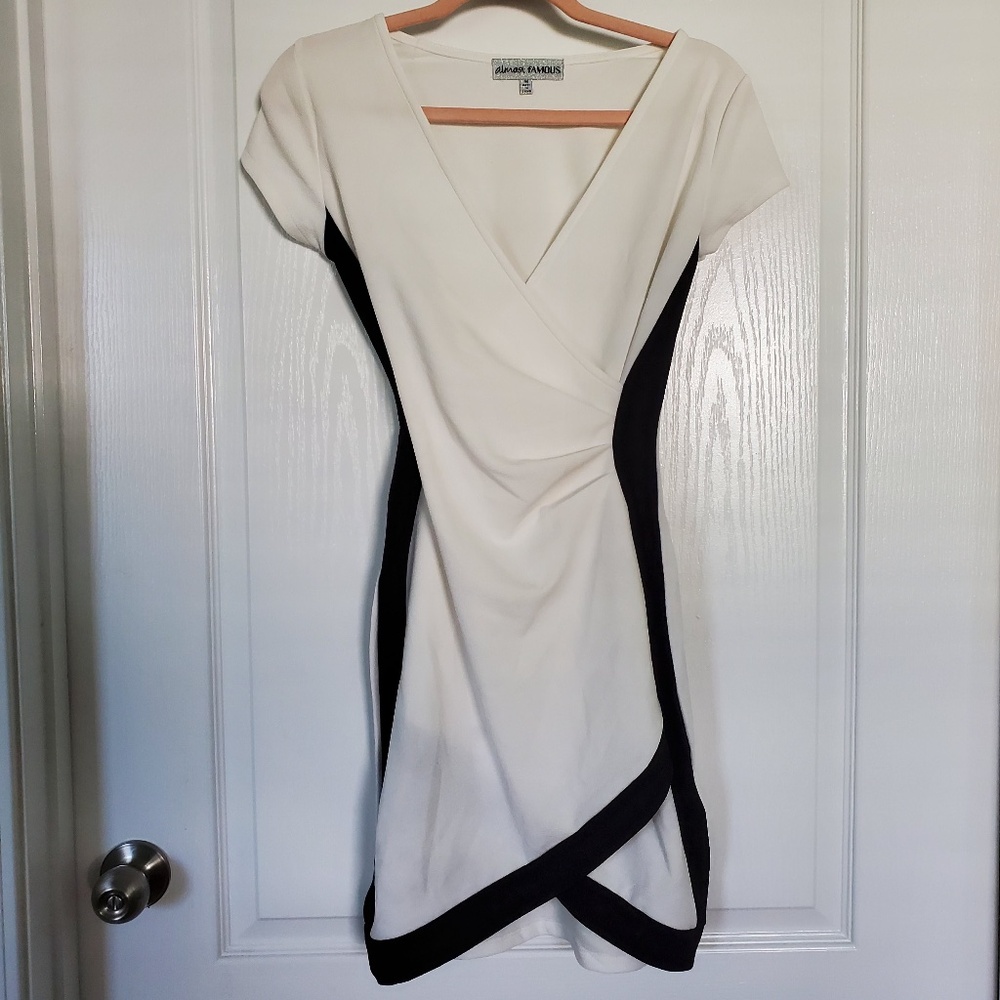 FORMAL BLACK AND WHITE DRESS SIZE MEDIUM